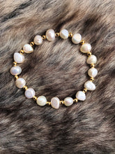 Load image into Gallery viewer, Natural Freshwater Pearl Bracelet
