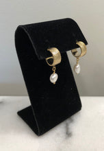 Load image into Gallery viewer, Chunky Chevron Detail Huggie with Pearl
