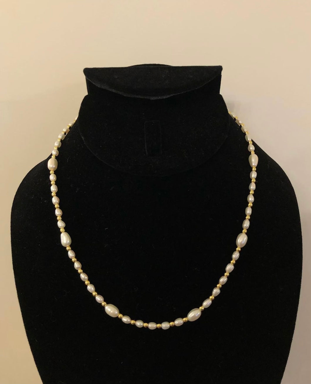 Alternating Pearl Necklace